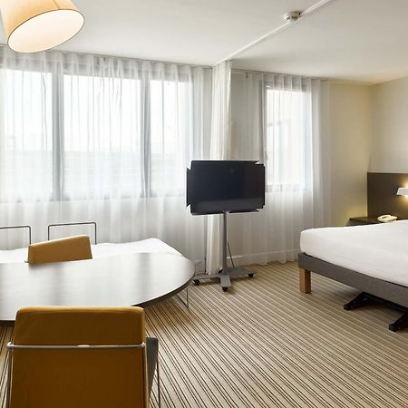 B&B Hotel Velizy Est Екстериор снимка