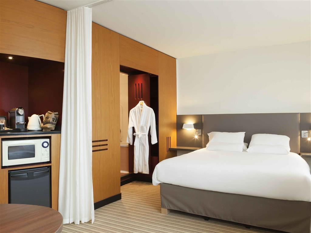 B&B Hotel Velizy Est Екстериор снимка