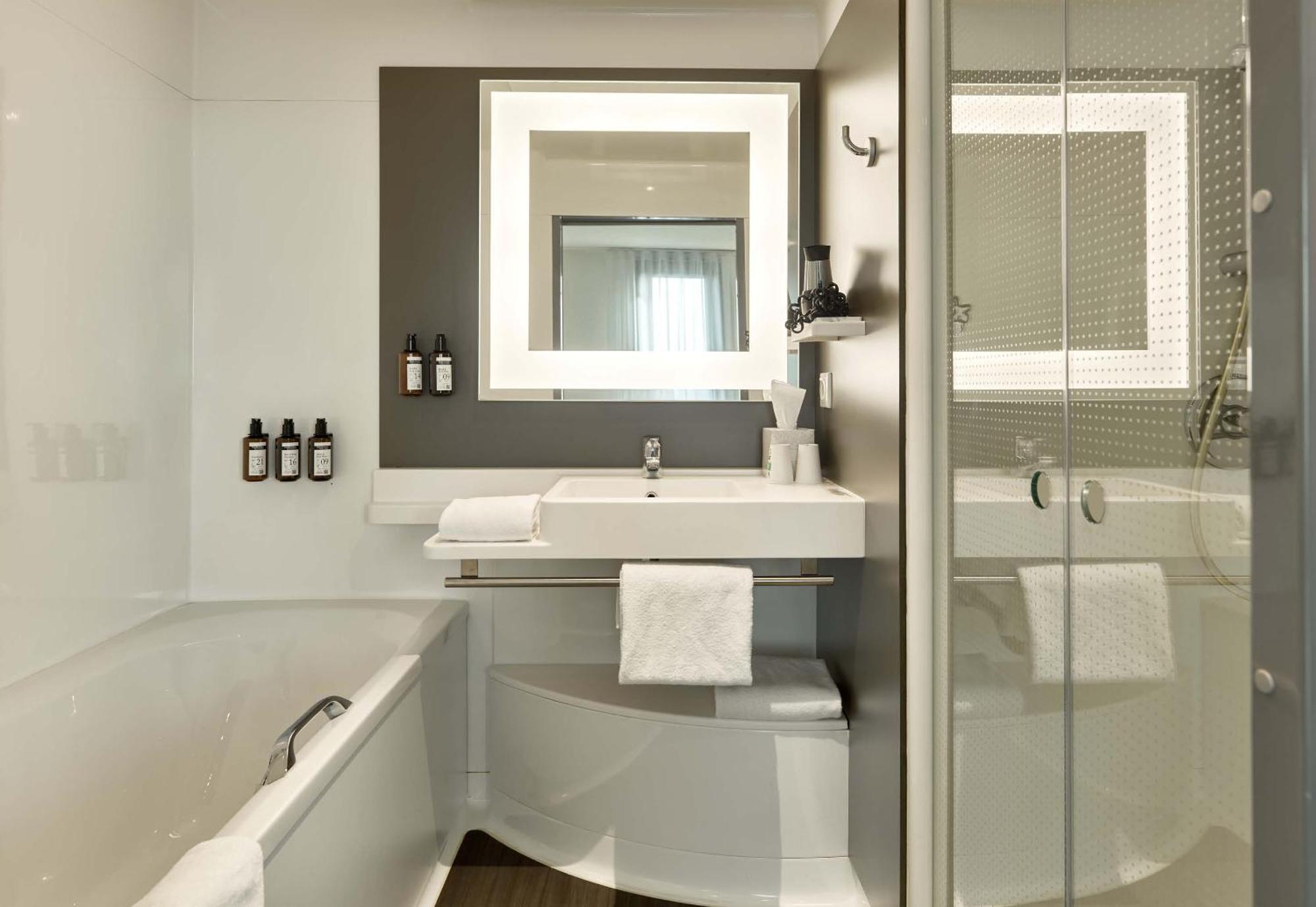 B&B Hotel Velizy Est Екстериор снимка