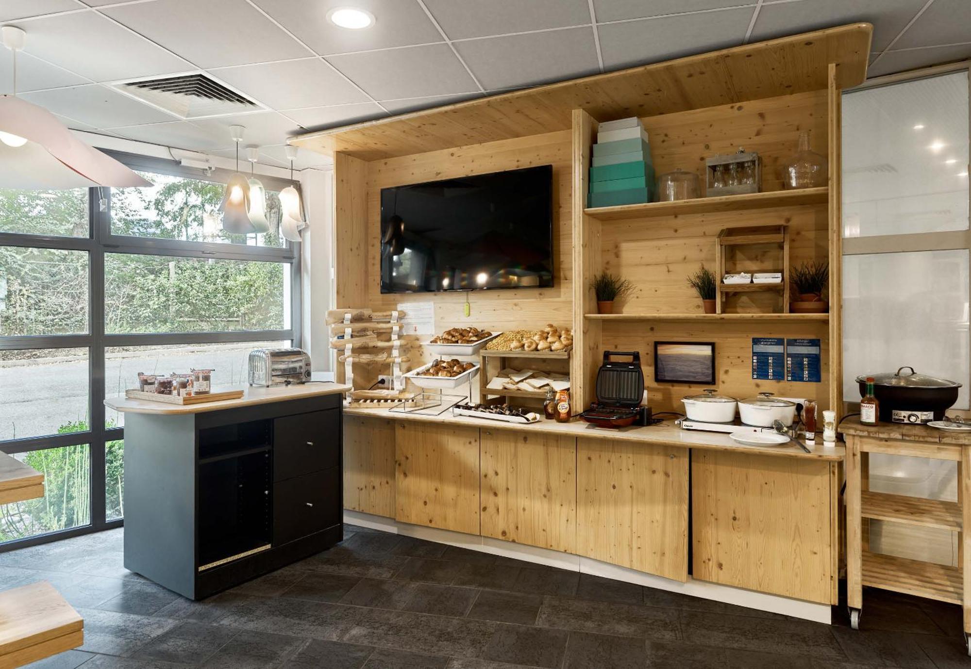 B&B Hotel Velizy Est Екстериор снимка