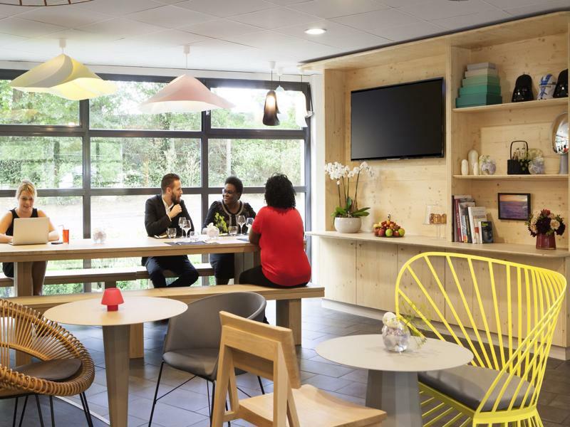 B&B Hotel Velizy Est Екстериор снимка